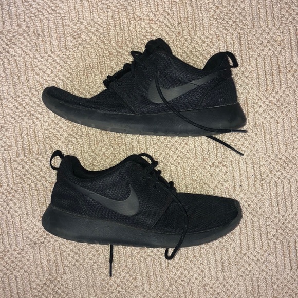 all black roches